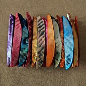 BRACELET MOTHER OF PEARL IN MULTICOLOUR SLIVERS, STRETCHY,  8 ½ x 2 ¾ INCHES,